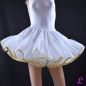 Preview: Für die Profis der weiße, rollierte und dreilagige Petticoat. Als Saumabschluss hat er Einfass-band Lurex gold. Preview: Für die Profis der weiße, rollierte und dreilagige Petticoat. Als Saumabschluss hat er Einfass-band Lurex gold.