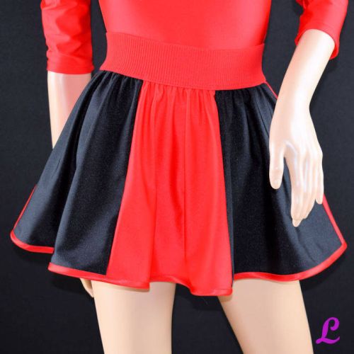 Schwarz roter Garderock Schwarz roter Garderock