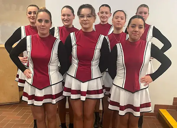 Mädchen-Garde mit neuem Kostüm